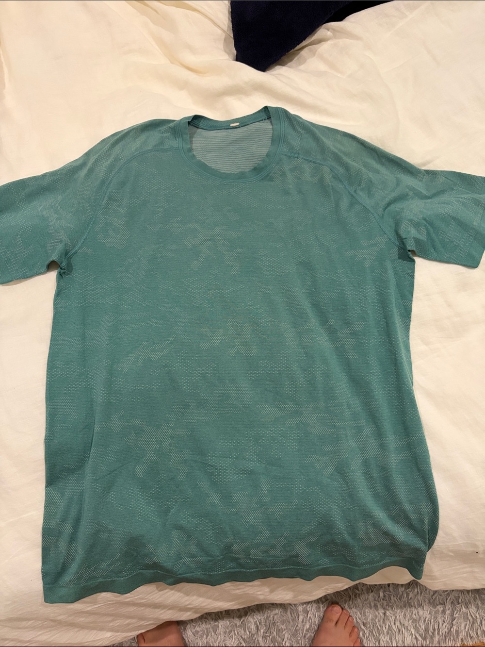 lululemon athletica Men's Teal Short-Sleeve Performance Tee